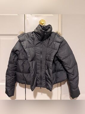 The North Face Black Women's Short Puffer Jacket with Faux Fur Hood